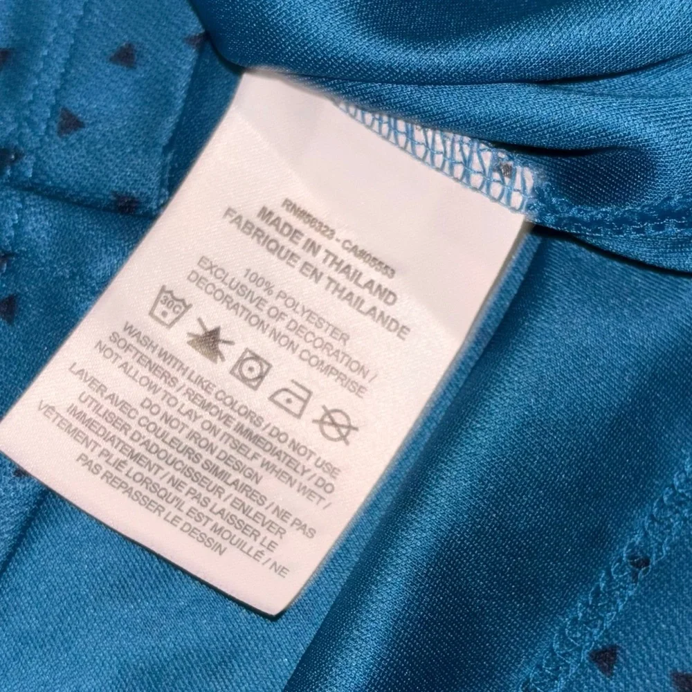 Nike women’s medium dri-fit sleeveless blue print golf/tennis/athletic top